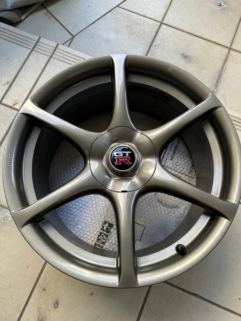 超美品！BNR34GTR純正１８インチホイール！日産　NISSAN最終価格！！