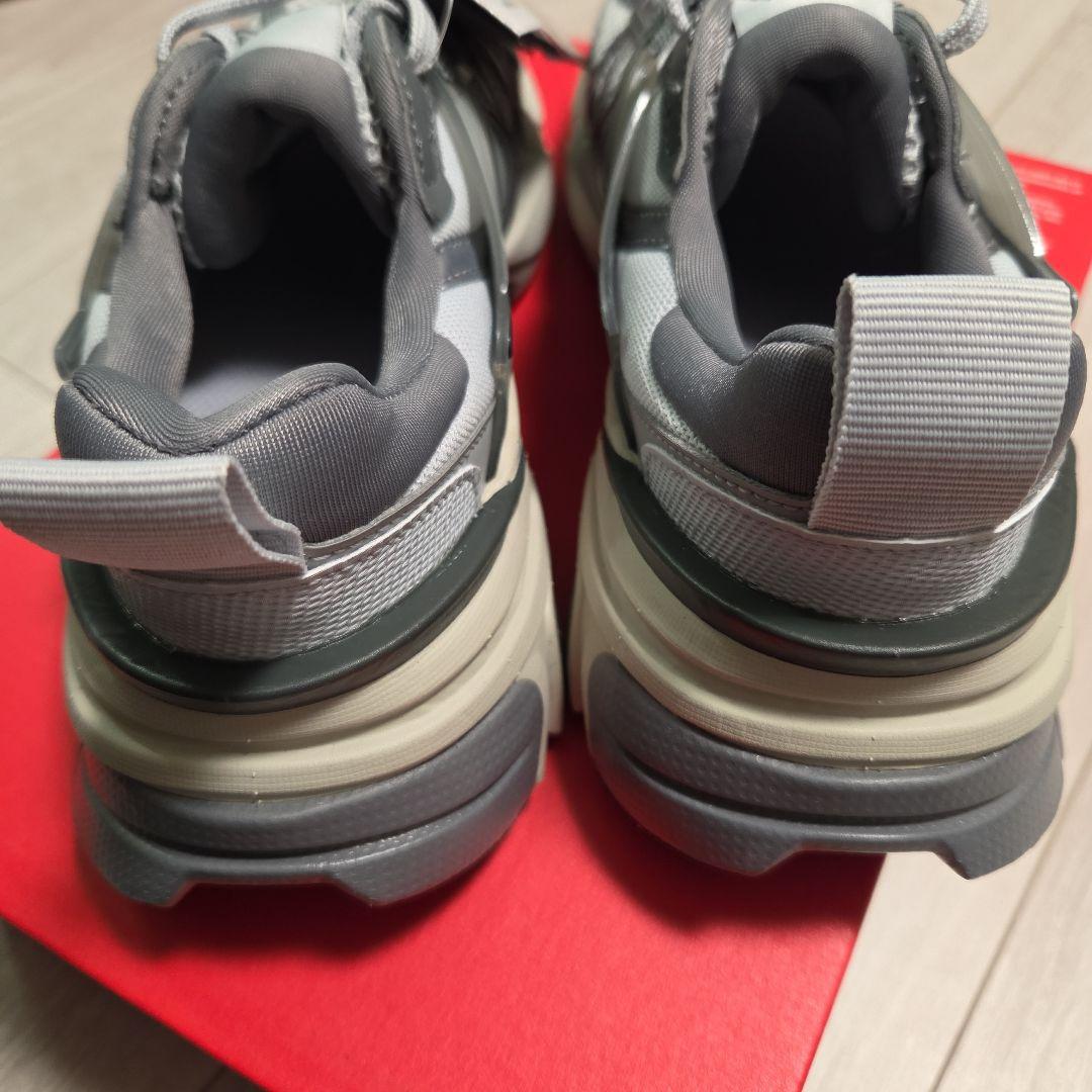 匿名発送　Nike 大人気カラー　WMNS V2K RUN　ウィメンズV2Kラン