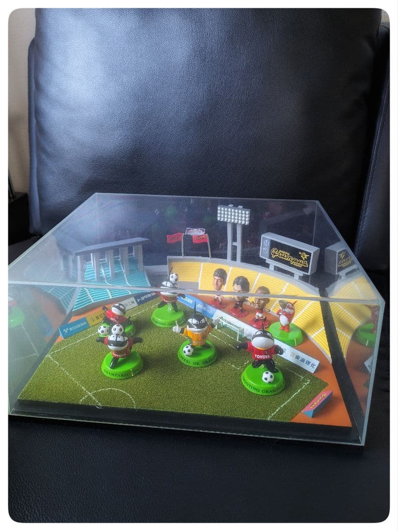 瑞穂メモリアルピッチ（ジオラマ）&グランパスくん一家フィギュア おまけ付 非売品