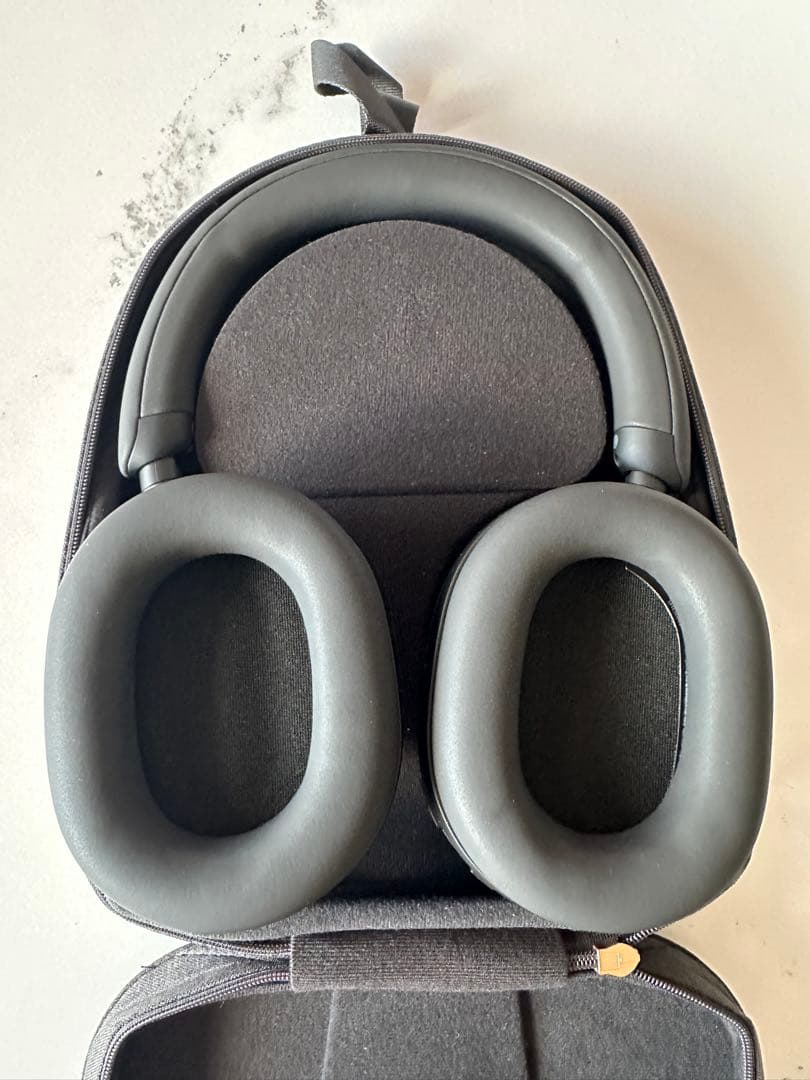 【美品】SONY WH-1000XM5 ブラック ワイヤレスヘッドホン