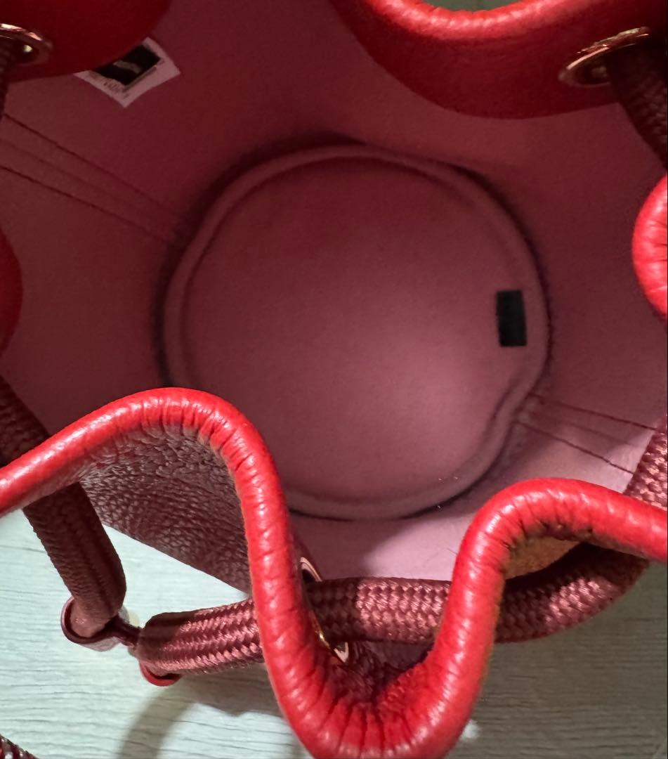 マークジェイコブス　バケットバッグ　赤