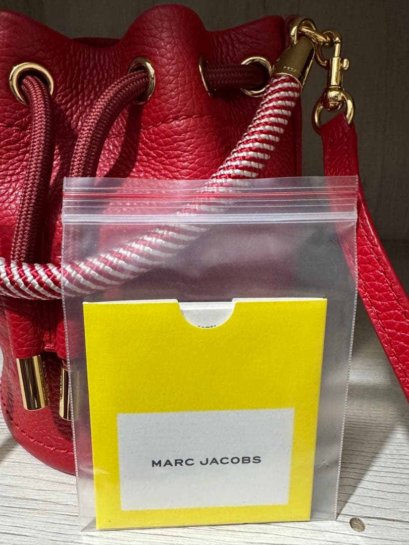 マークジェイコブス　バケットバッグ　赤