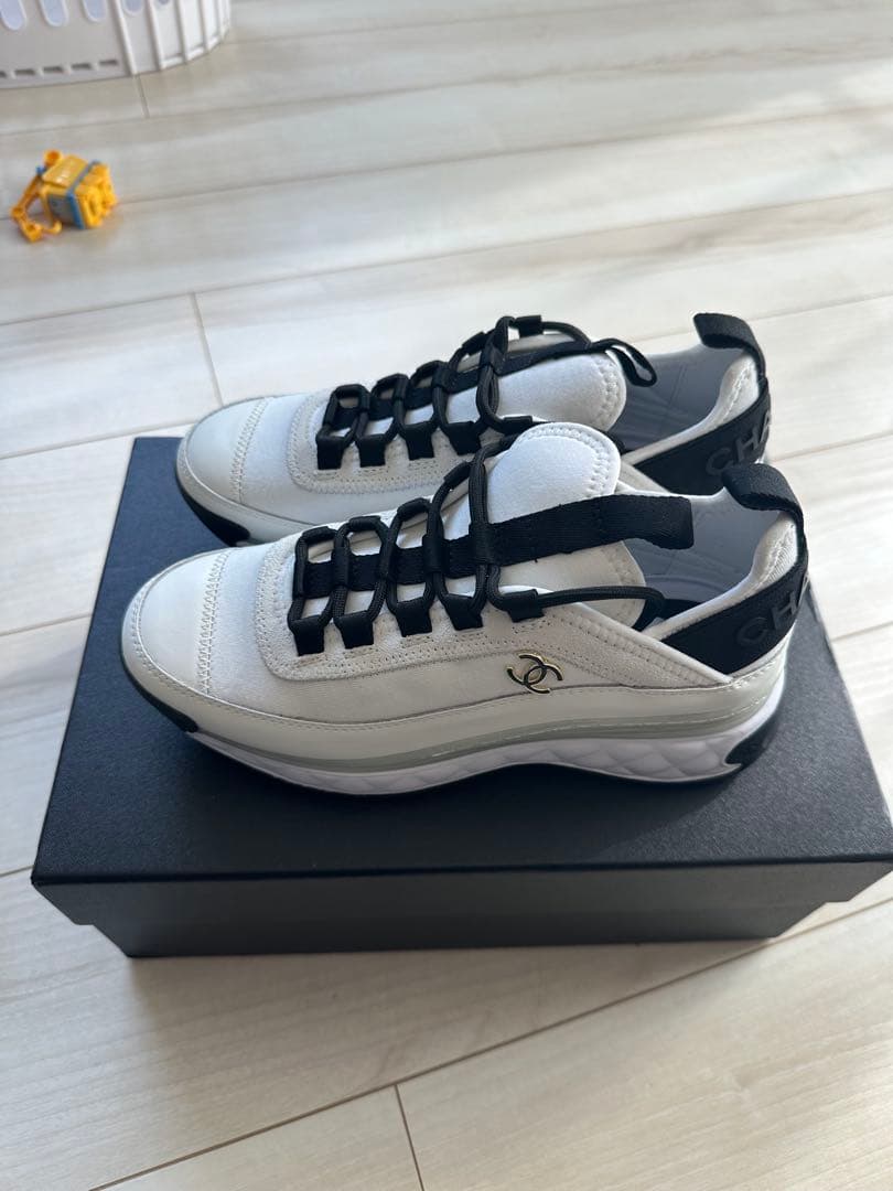 シャネルマトラッセスニーカー37