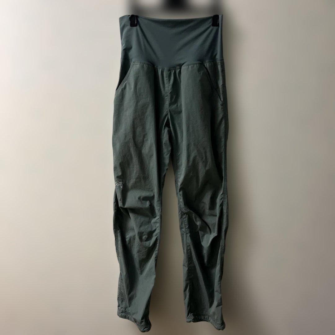 アークテリクス　レディース　カーゴパンツ　グリーン