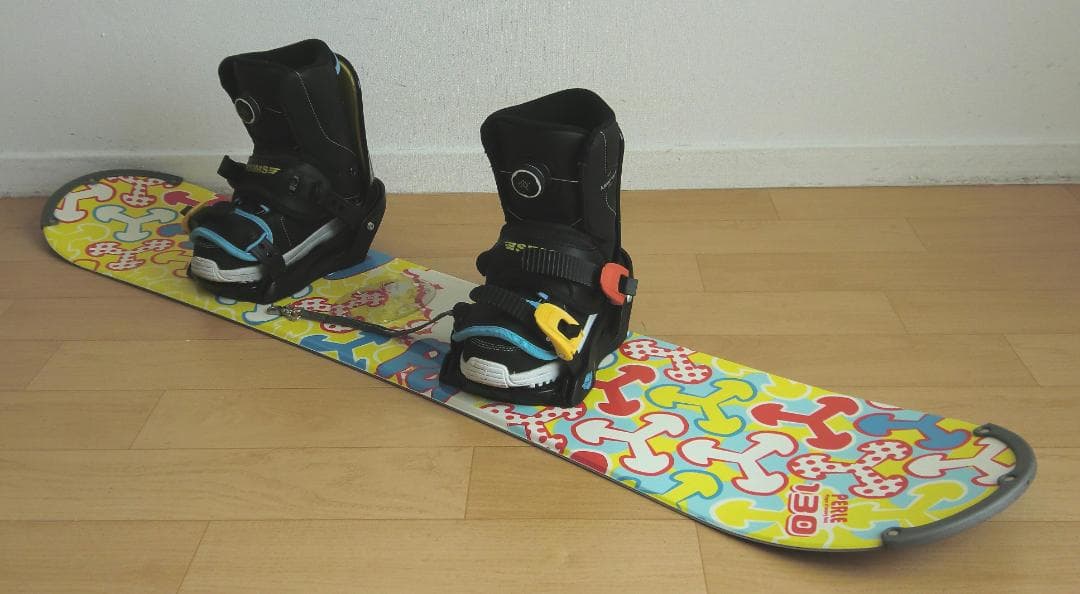 ■■1月限定■送料無料■PERLE■子供用スノボセット■130/23■WAX済■