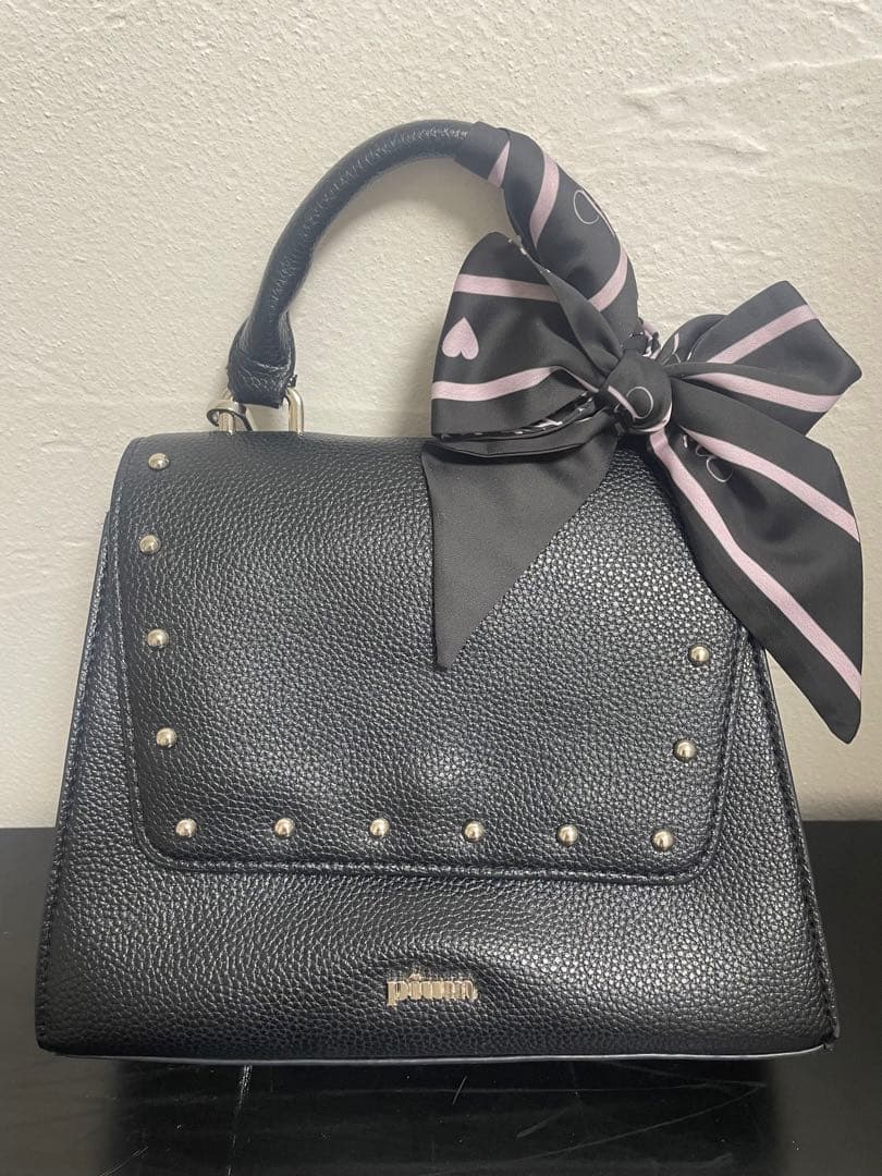 pium スカーフ付きフラップバック