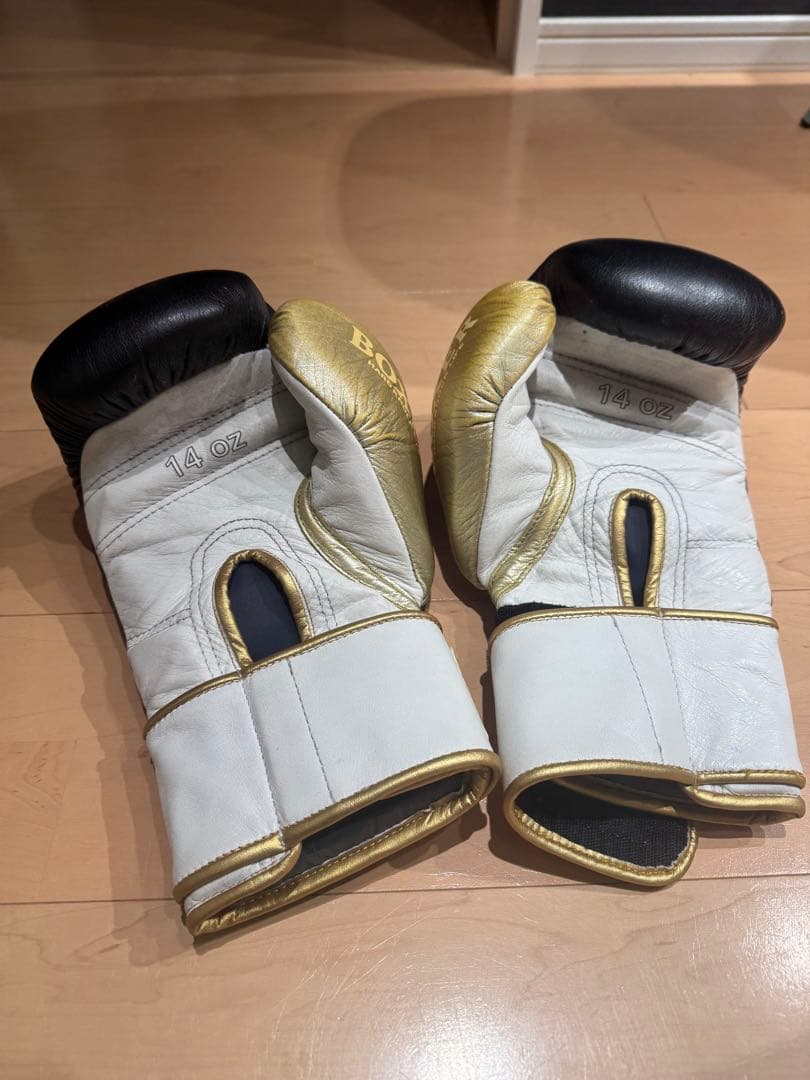 OFB BOXER ボクシンググローブ 黒/金