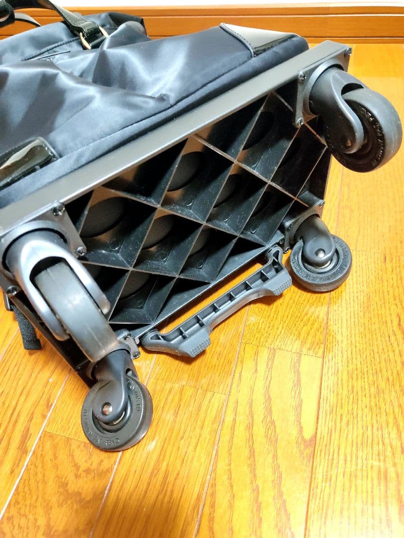 座面付き！SWANY スワニー　キャリーカート　キャリーバッグ　ブラック