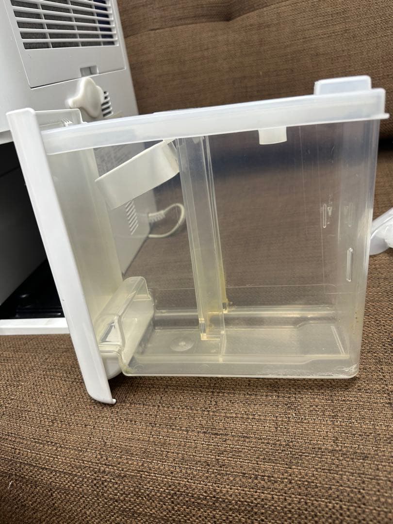 ⑧ 三菱　衣類乾燥除湿機 SARARI MJ-M100RX 2020年製