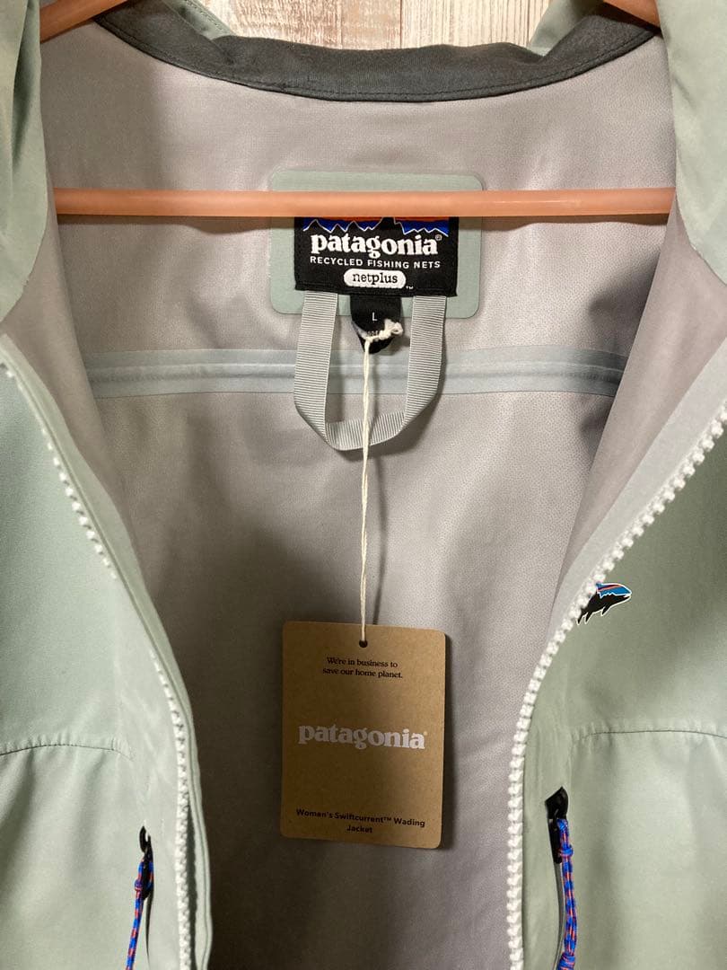 （新品未使用品）Patagonia フード付きフィッシングジャケット グレー