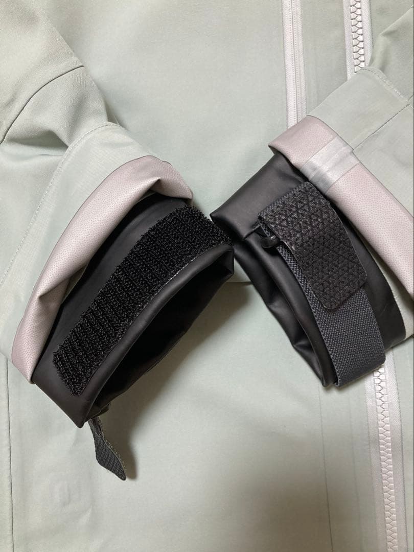 （新品未使用品）Patagonia フード付きフィッシングジャケット グレー