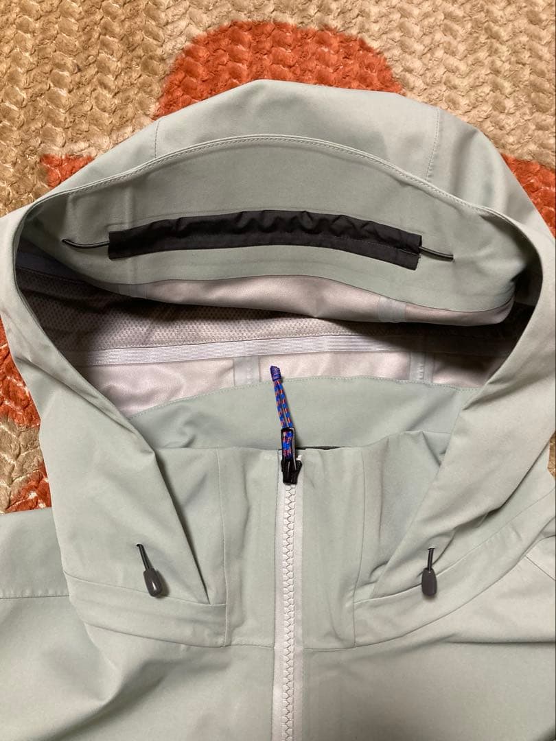 （新品未使用品）Patagonia フード付きフィッシングジャケット グレー
