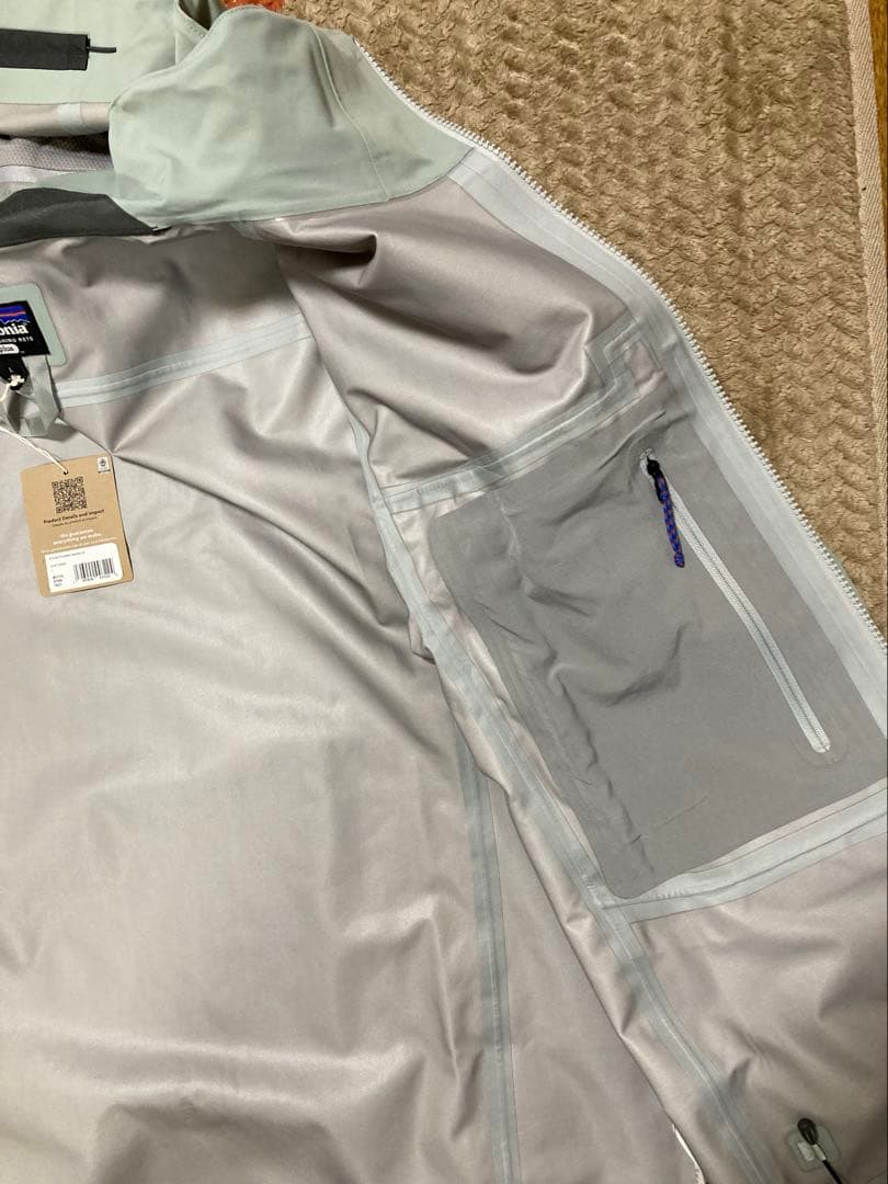 （新品未使用品）Patagonia フード付きフィッシングジャケット グレー