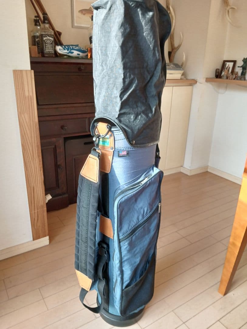 BURTONレディースキャディバッグ　軽量2．２kg, made in USA.