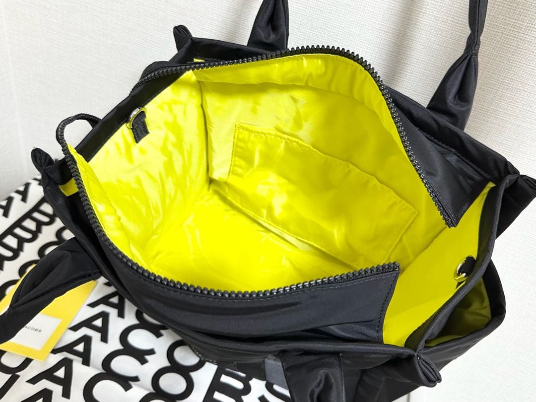 新品■マークジェイコブス ザ パフィーナイロン ミディアムトートバッグ ブラック