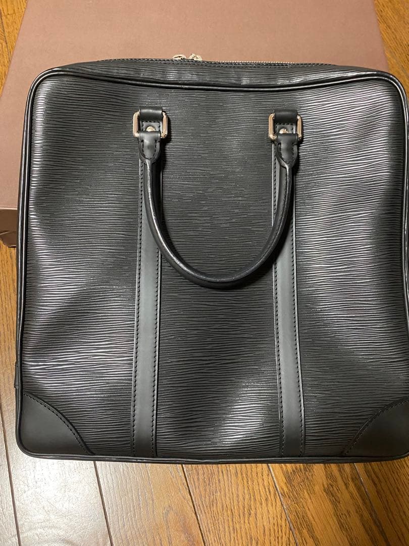 美品希少Louis Vuitton エピ ビジネスバッグ