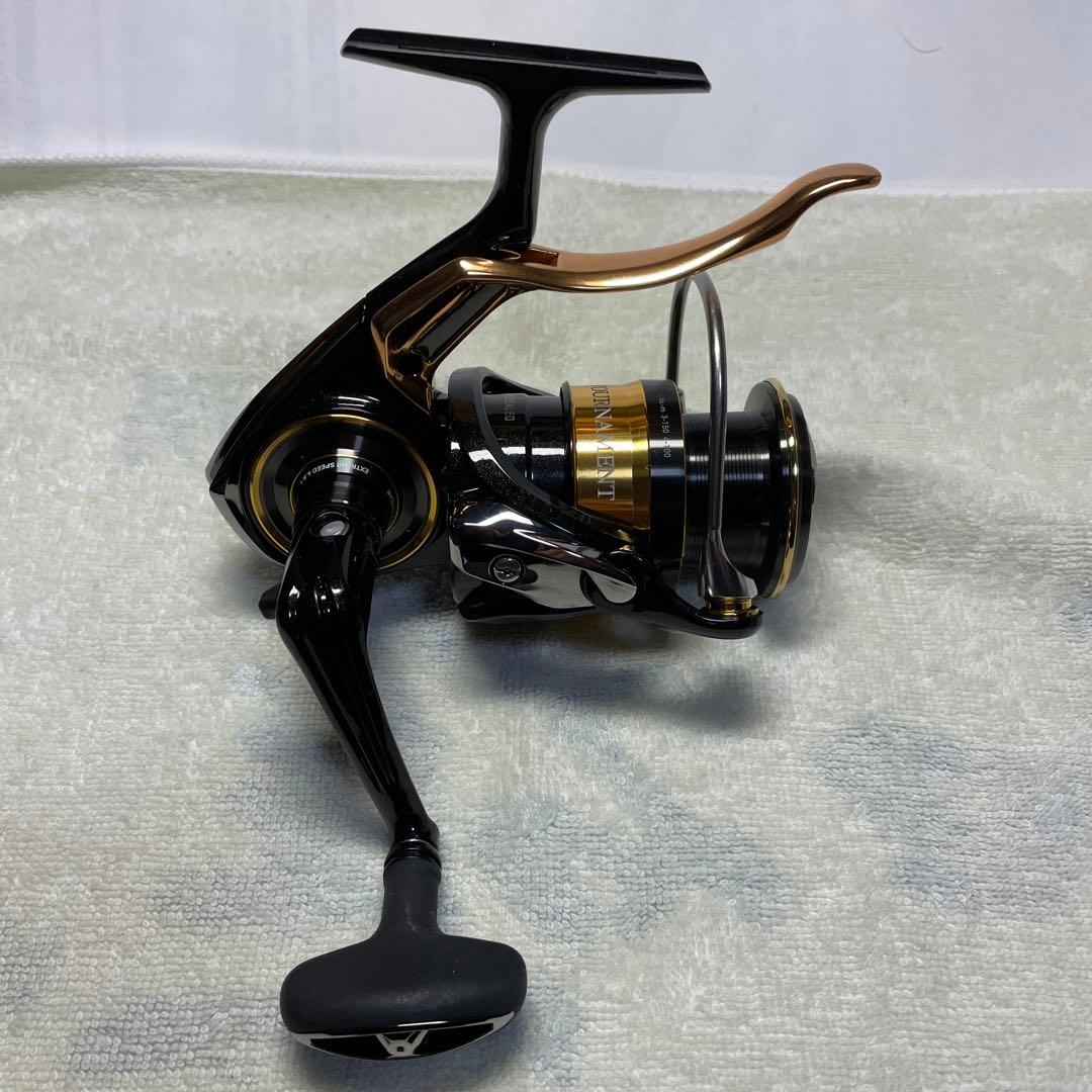 リール Daiwa 22TOURNAMENT ISO 2500XH-LBD