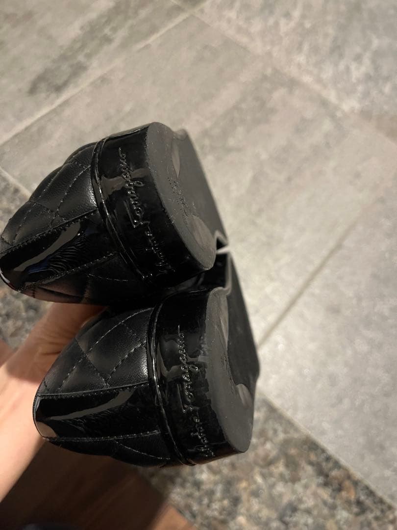 フェラガモ　キルティングバレエシューズ