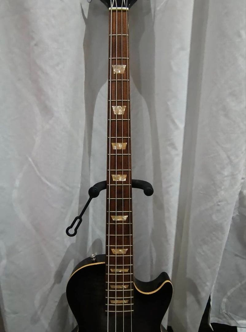 ア*ン様 Grass Roots ベースギター レスポールタイプ