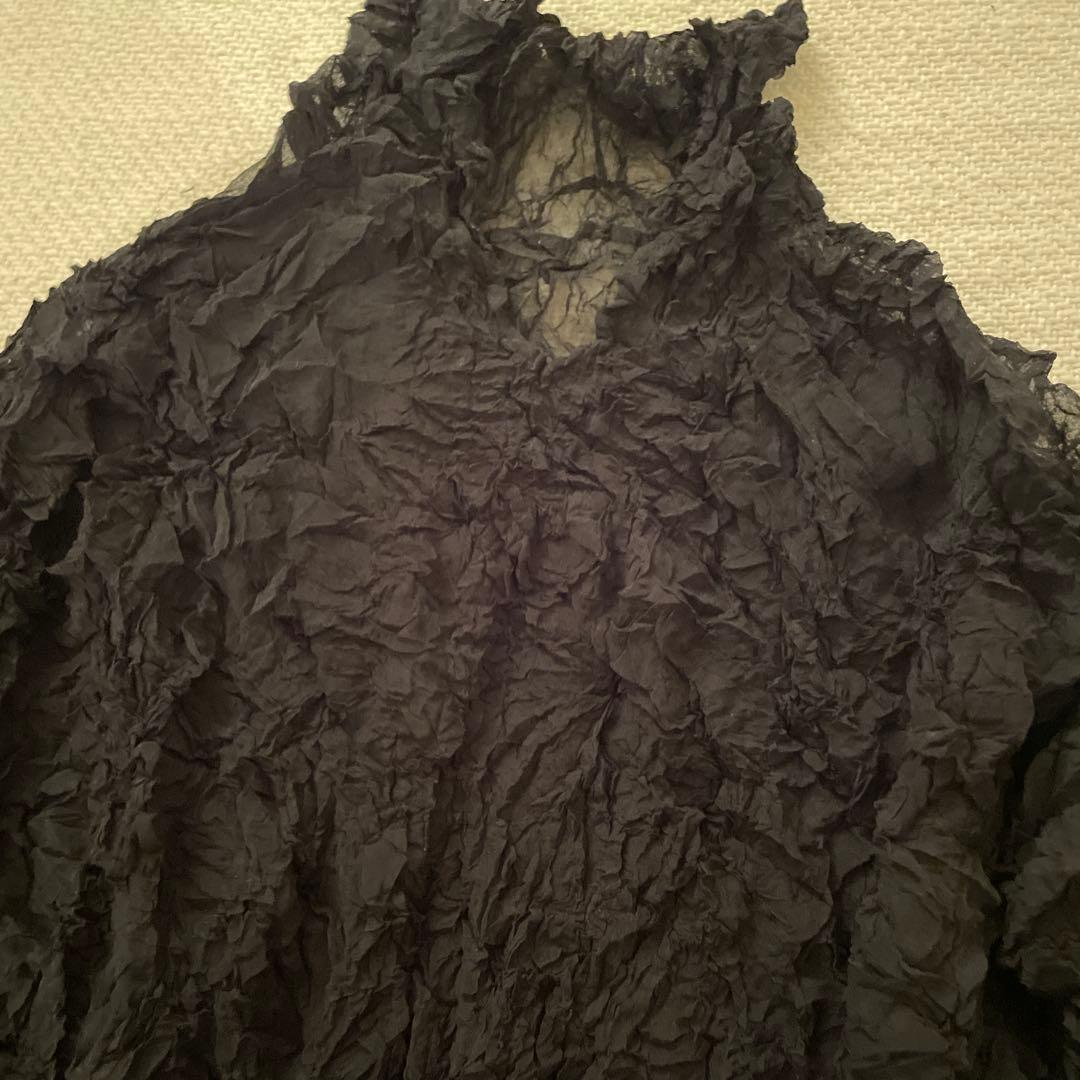 【美品】 イッセイミヤケ M長袖 トップス キーネックシワ加工 黒