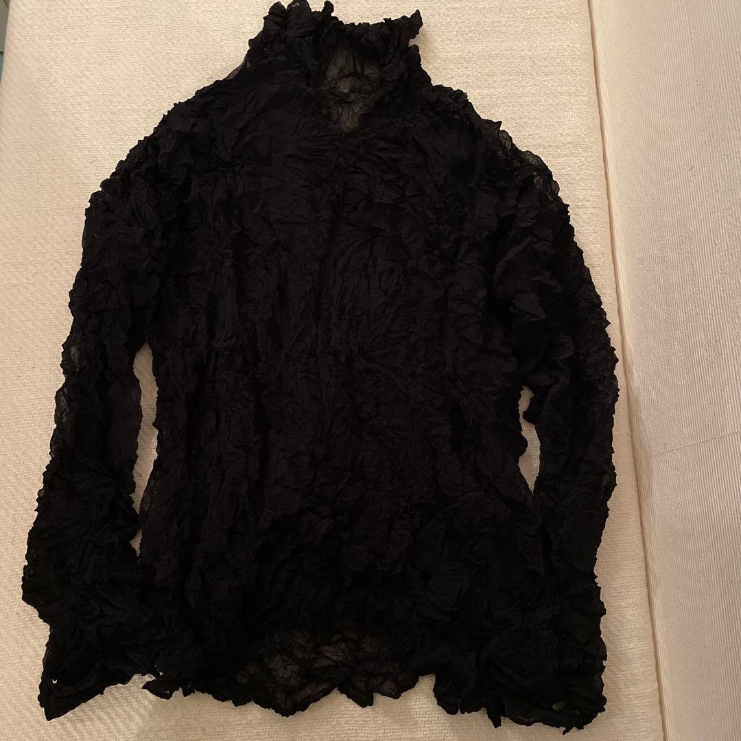 【美品】 イッセイミヤケ M長袖 トップス キーネックシワ加工 黒