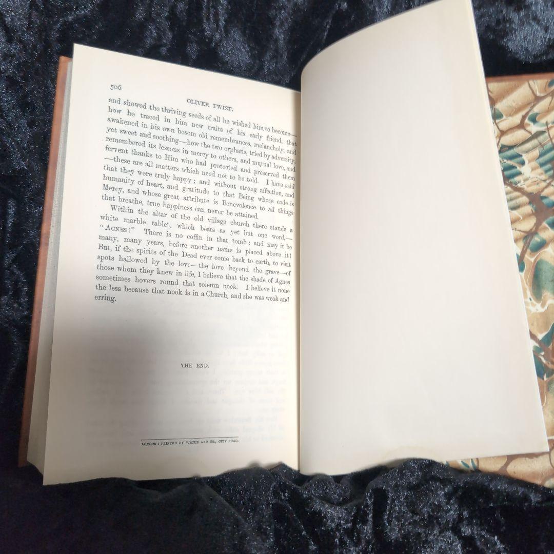 洋書　OLIVER TWIST