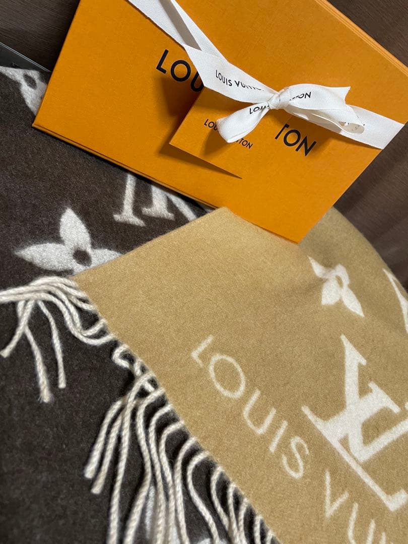 LOUIS VUITTON モノグラムマフラー