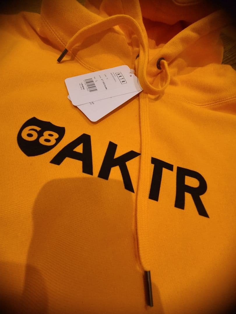 AKTR ロゴパーカー Lサイズ イエロー