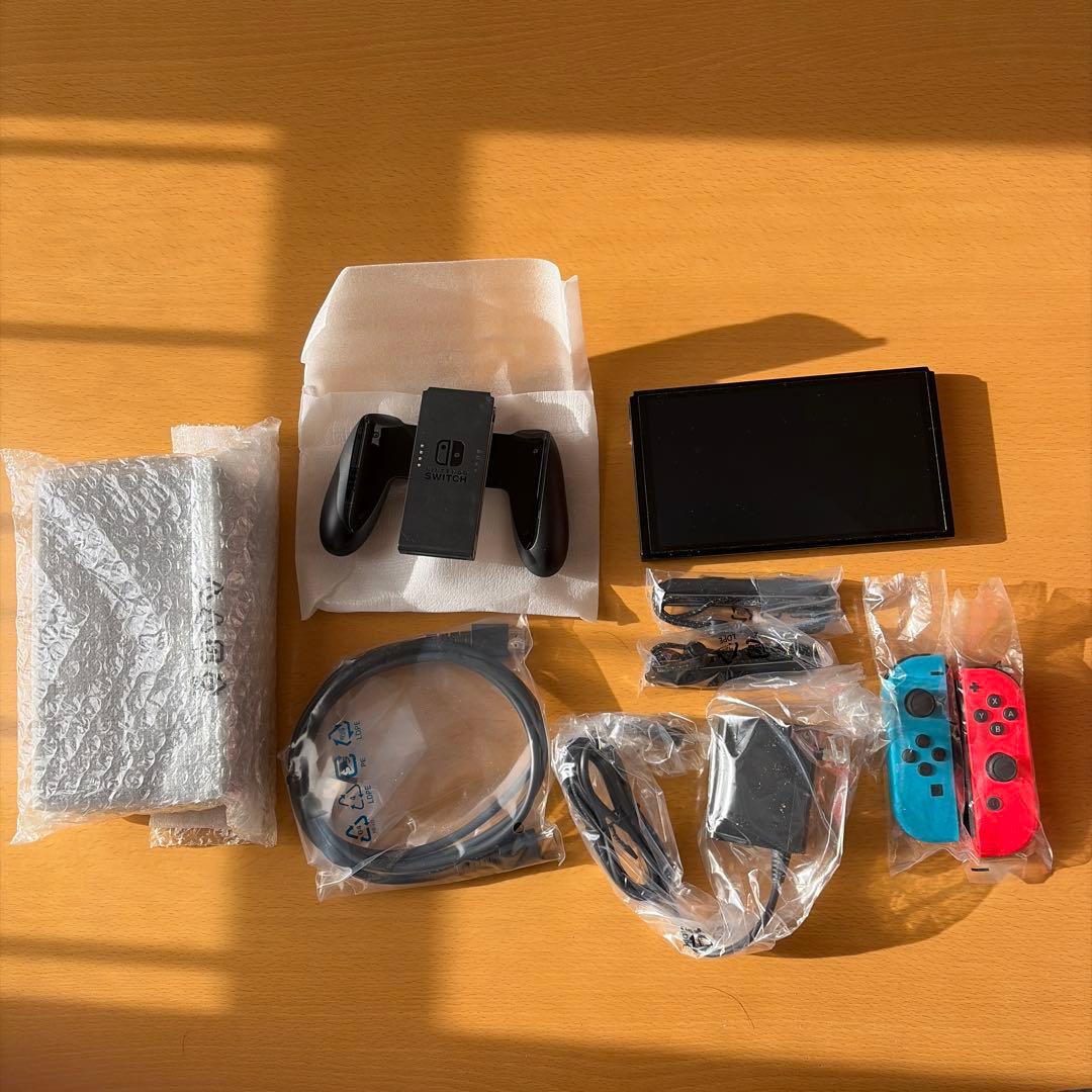 Nintendo Switch 有機ELモデル ネオンブルー/レッド