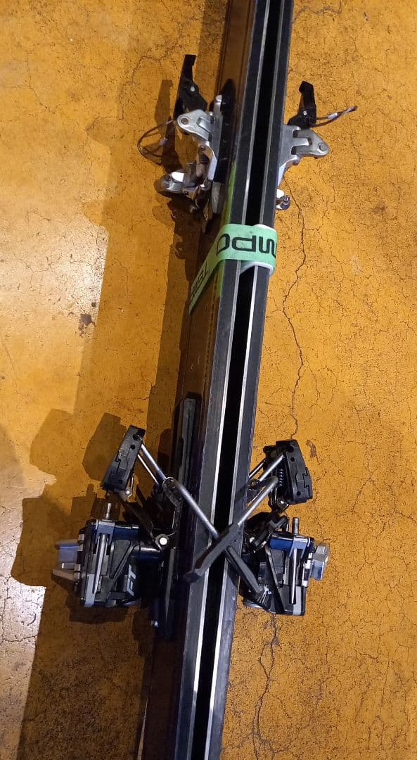 中古山スキー　バックカントリーdynafit tlt 