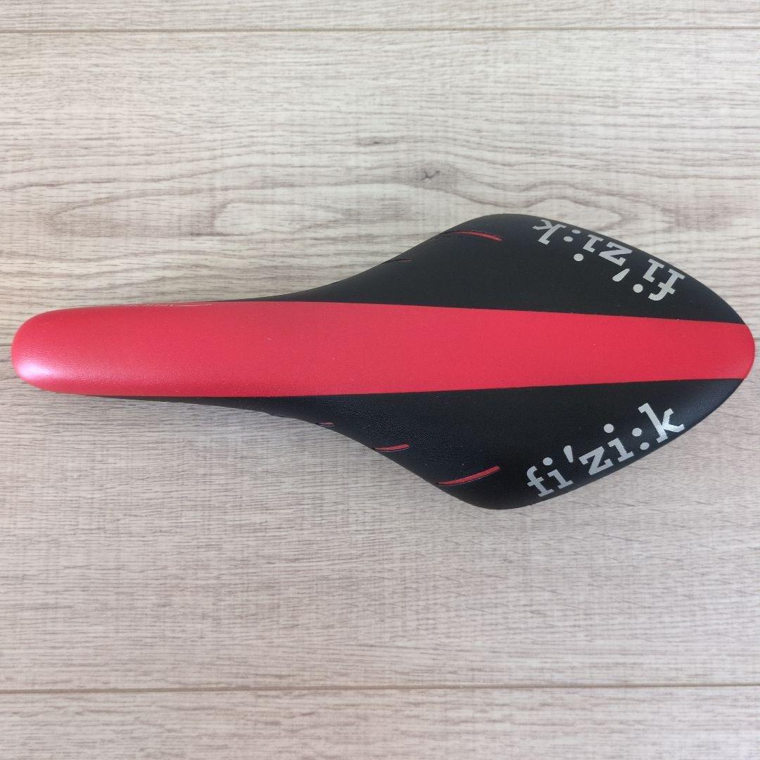 フィジーク　アリオネR3 カーボン　サドル