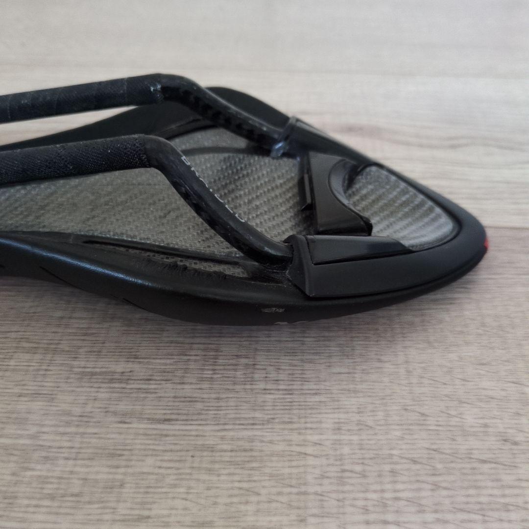 フィジーク　アリオネR3 カーボン　サドル