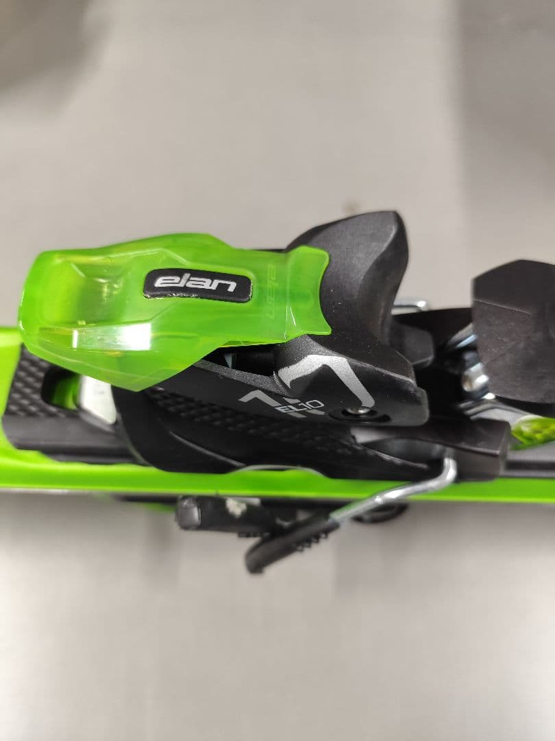 週末最終値下！ELAN エラン EXPLORE4 160cm ビンディング付き