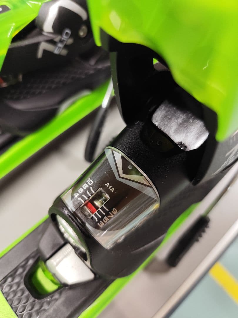 週末最終値下！ELAN エラン EXPLORE4 160cm ビンディング付き