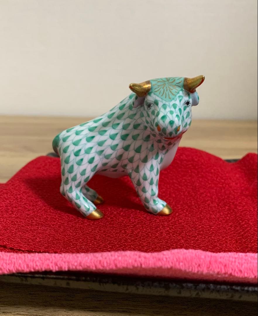 うし(丑・牛・グリーン) ヘレンド/Herend干支置物