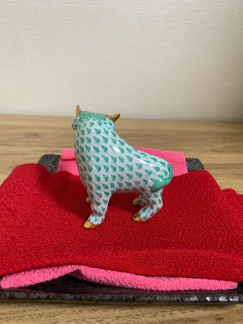 うし(丑・牛・グリーン) ヘレンド/Herend干支置物