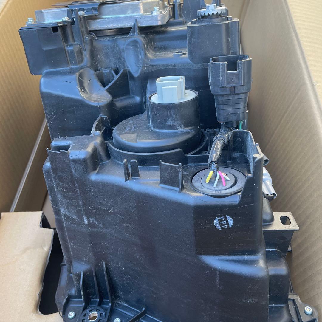 日野自動車プロフィア右F rヘッドライト