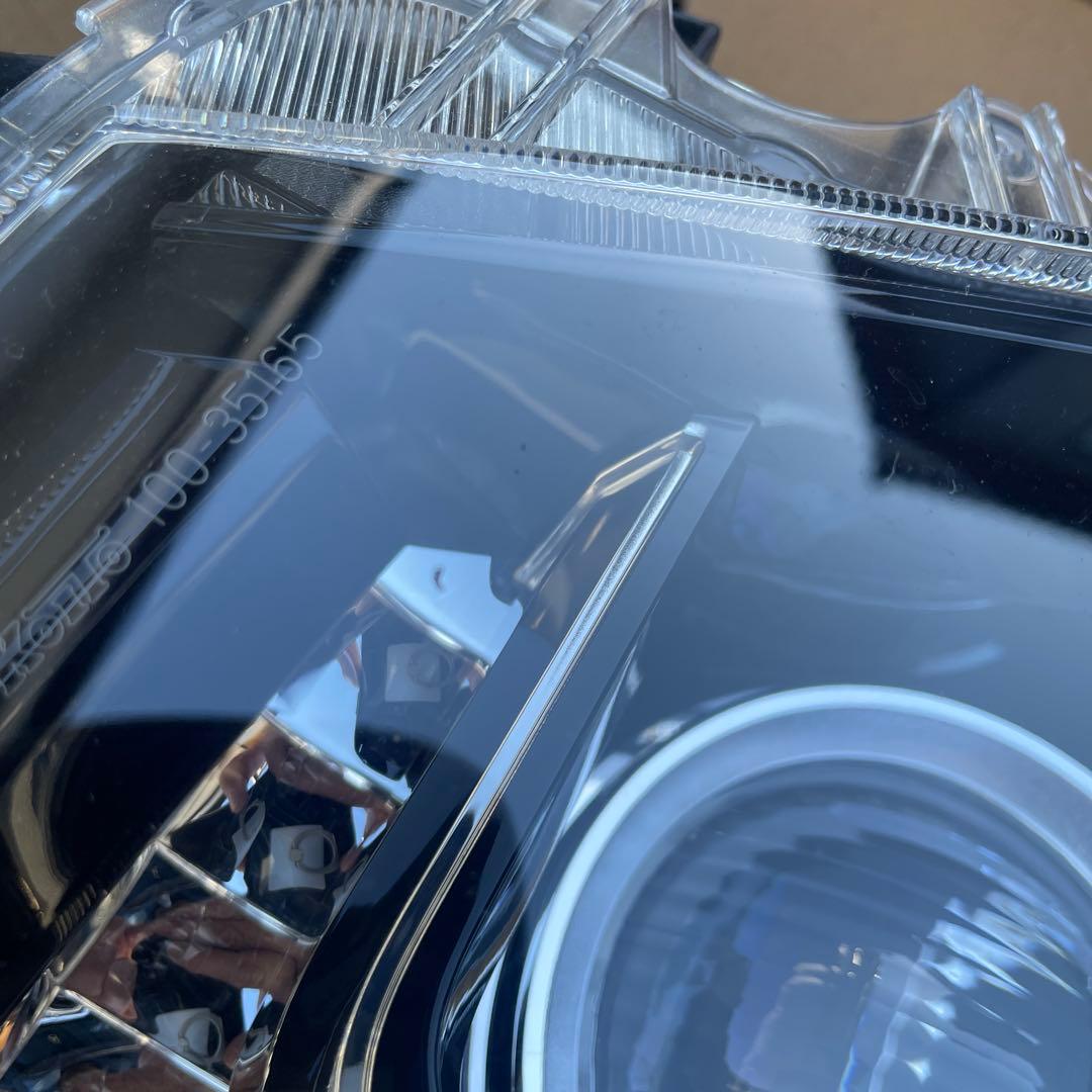 日野自動車プロフィア右F rヘッドライト