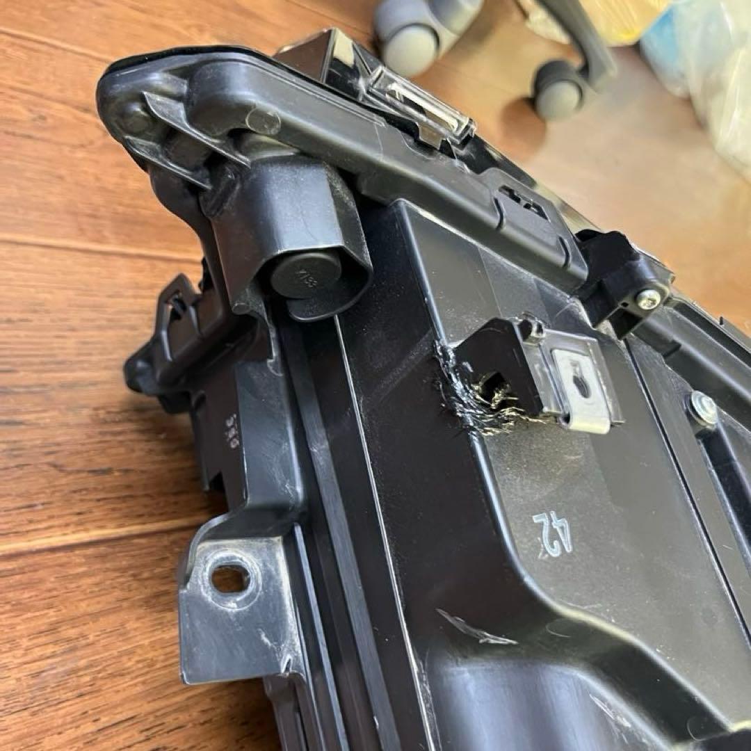 クラウンクロスオーバー（AZSH35/TZSH35型） 純正LEDヘッドライト