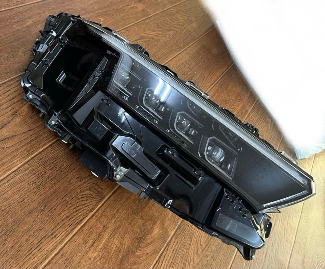 クラウンクロスオーバー（AZSH35/TZSH35型） 純正LEDヘッドライト