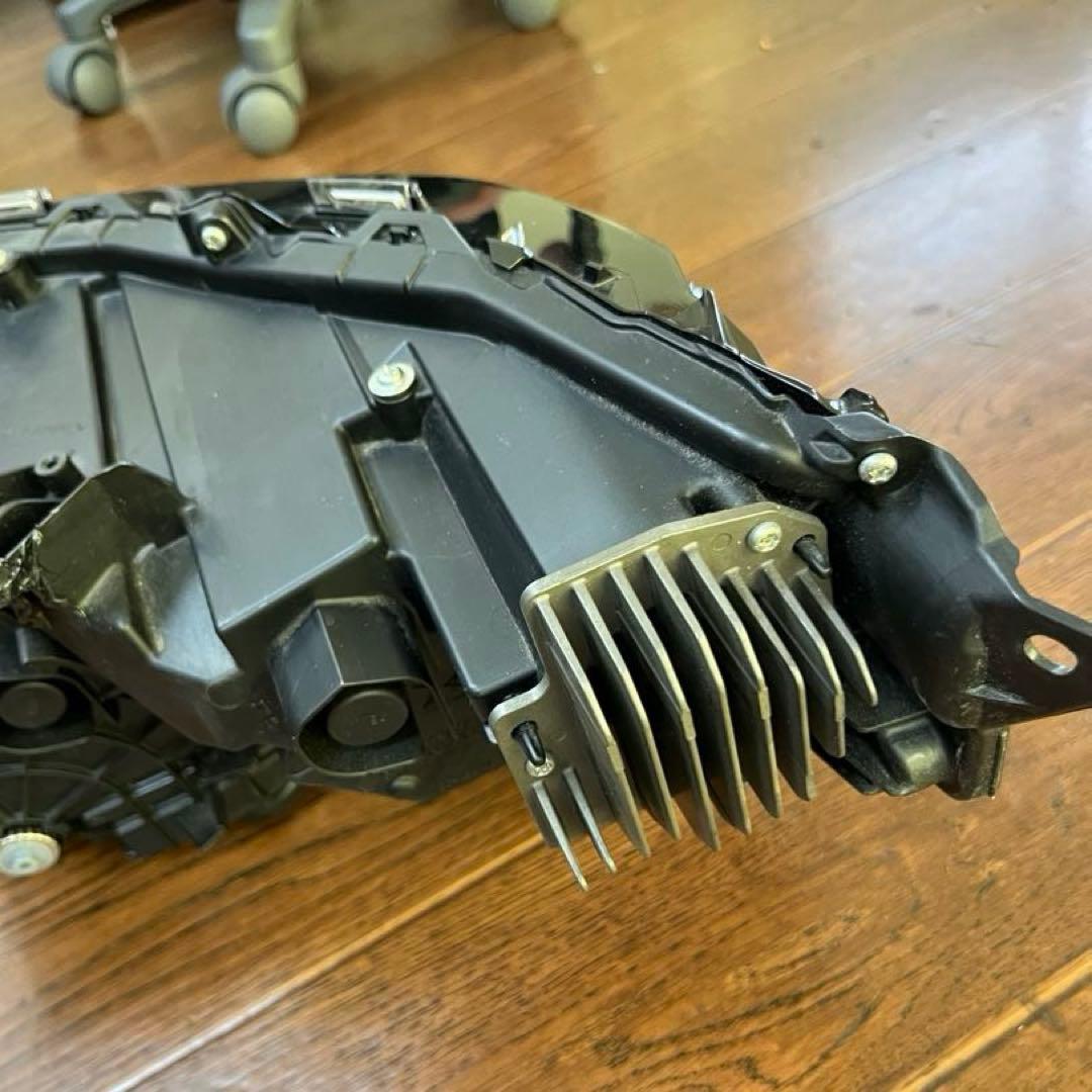 クラウンクロスオーバー（AZSH35/TZSH35型） 純正LEDヘッドライト