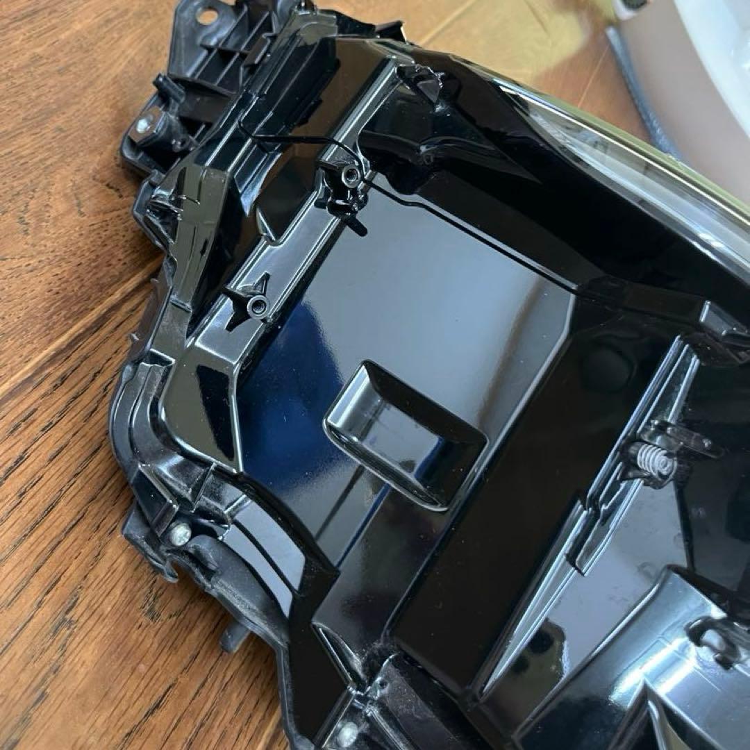 クラウンクロスオーバー（AZSH35/TZSH35型） 純正LEDヘッドライト