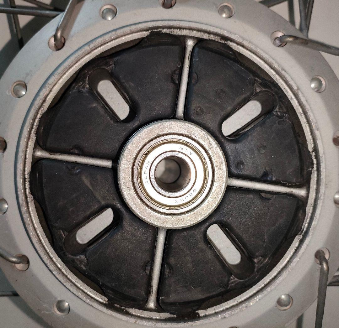 プレスカブ　リヤホイール、スイングアーム　リム腐食穴有り