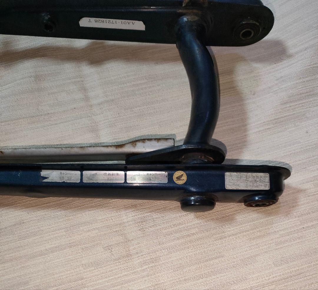 プレスカブ　リヤホイール、スイングアーム　リム腐食穴有り