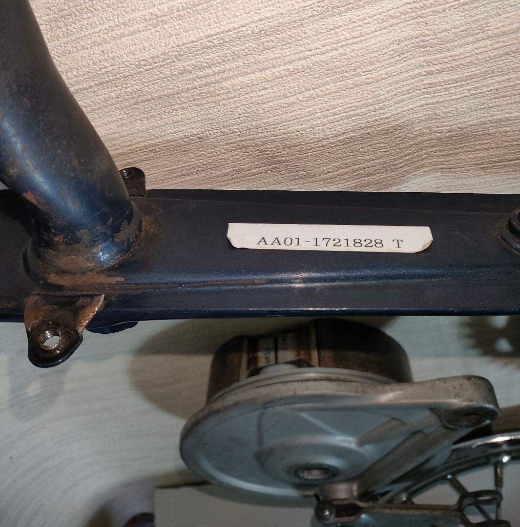 プレスカブ　リヤホイール、スイングアーム　リム腐食穴有り