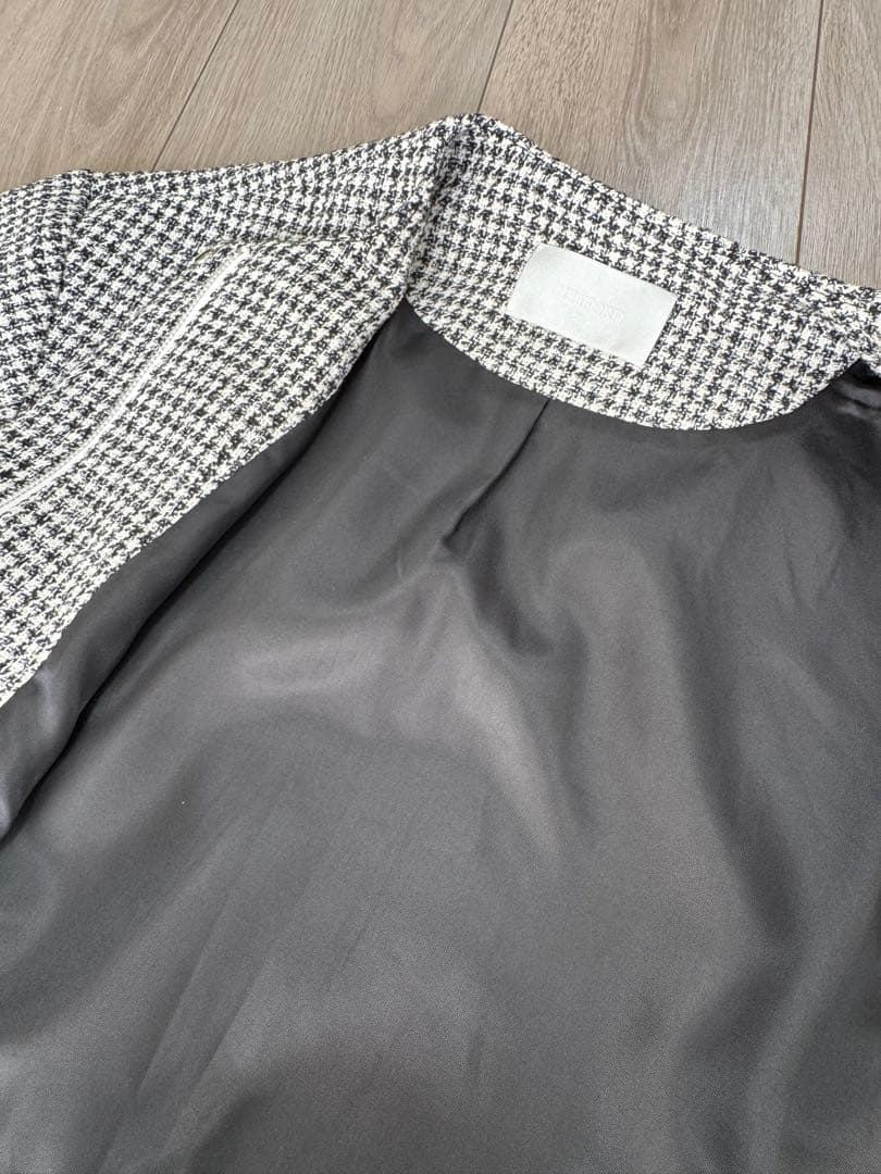 【ベル】セルフォード コート ノーカラー ツイード ドッキング 黒 白