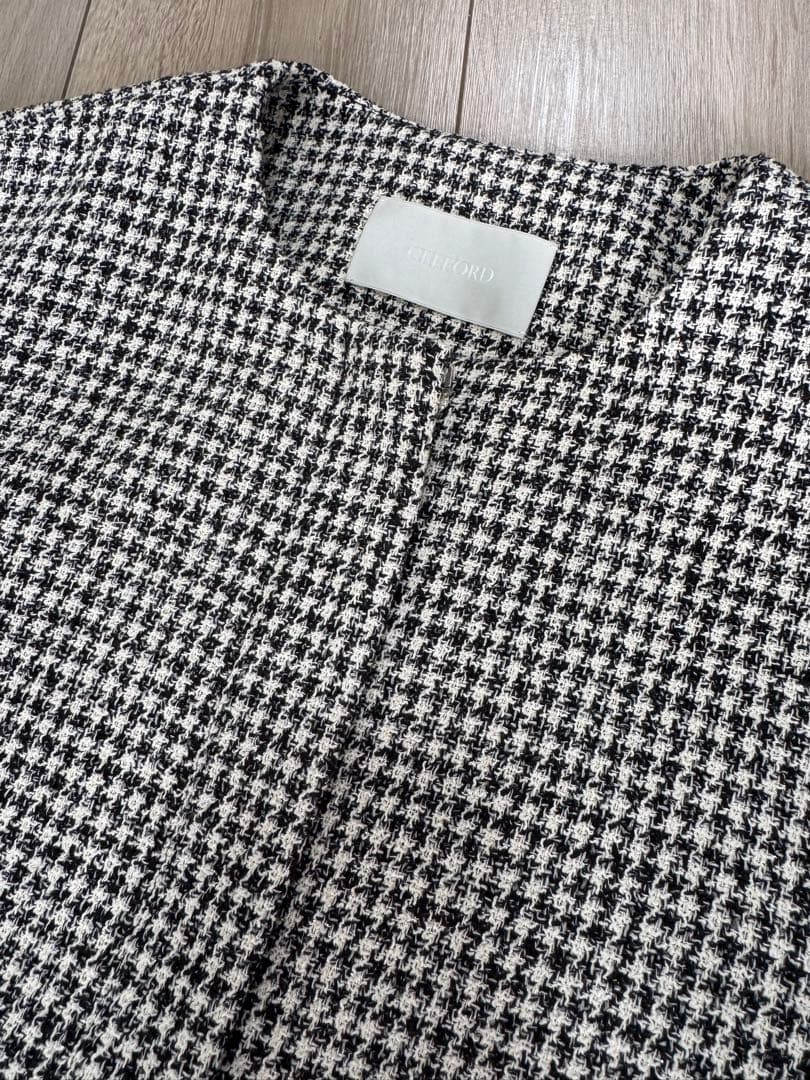 【ベル】セルフォード コート ノーカラー ツイード ドッキング 黒 白