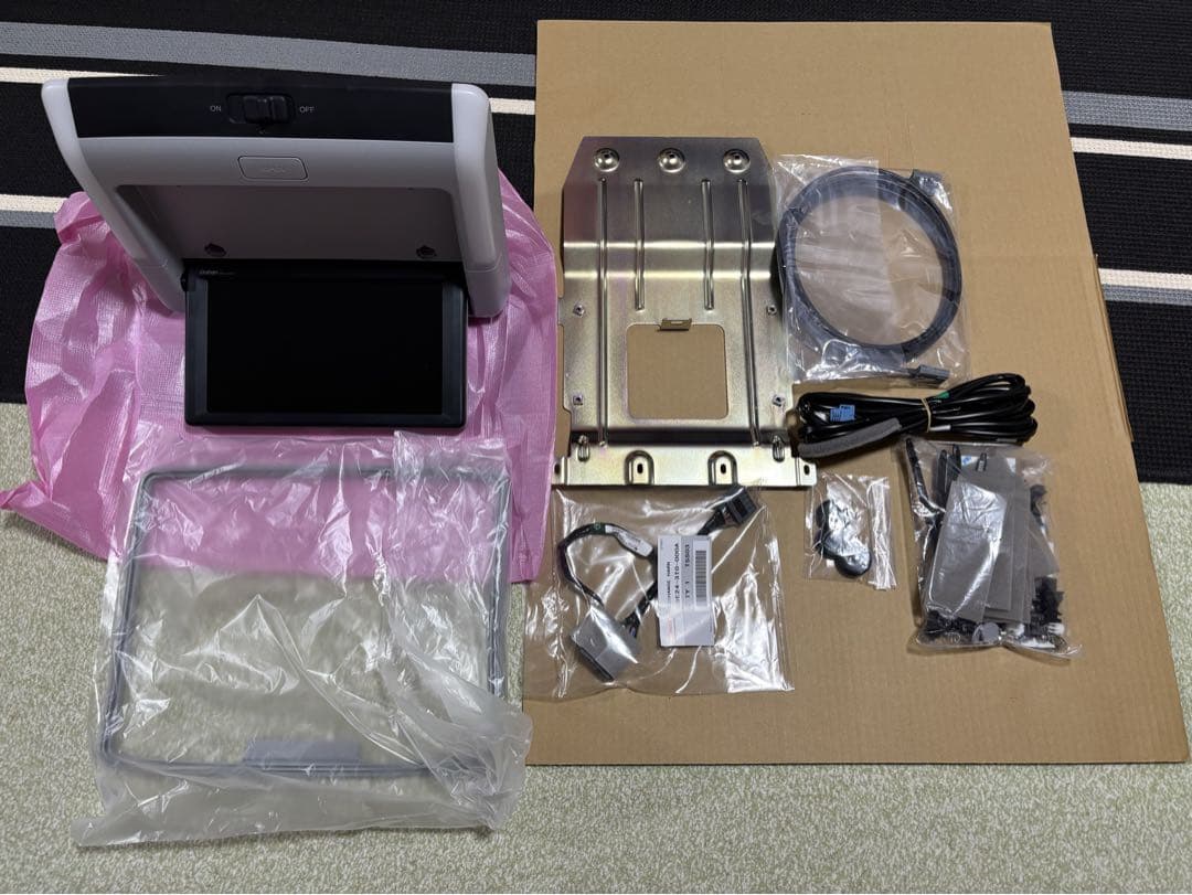 売約済み　Gathers 10.1インチ リアモニター／RP8ステップワゴン