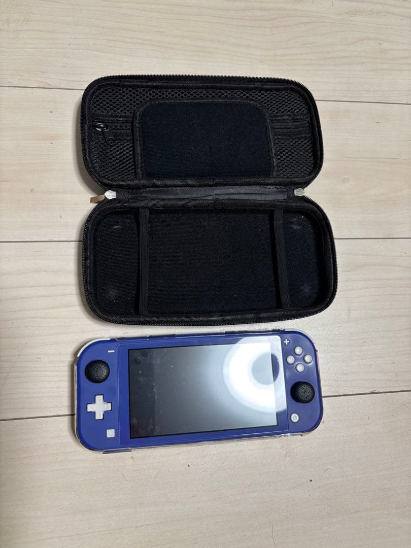 Nintendo Switch Lite 青 + ケース 【充電不良】