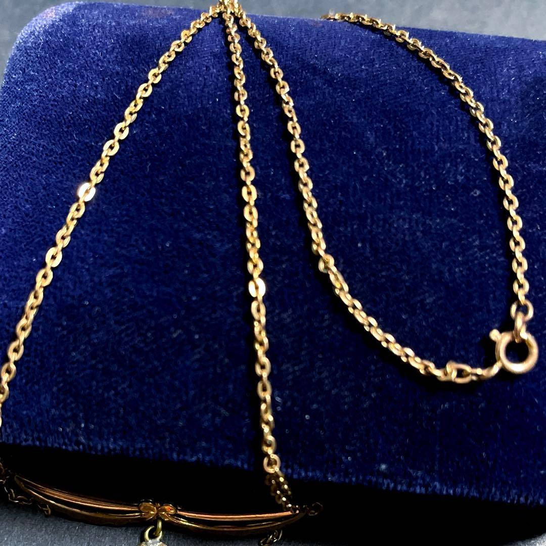 ヴィンテージ　エレガントなデザインのネックレス　石付き